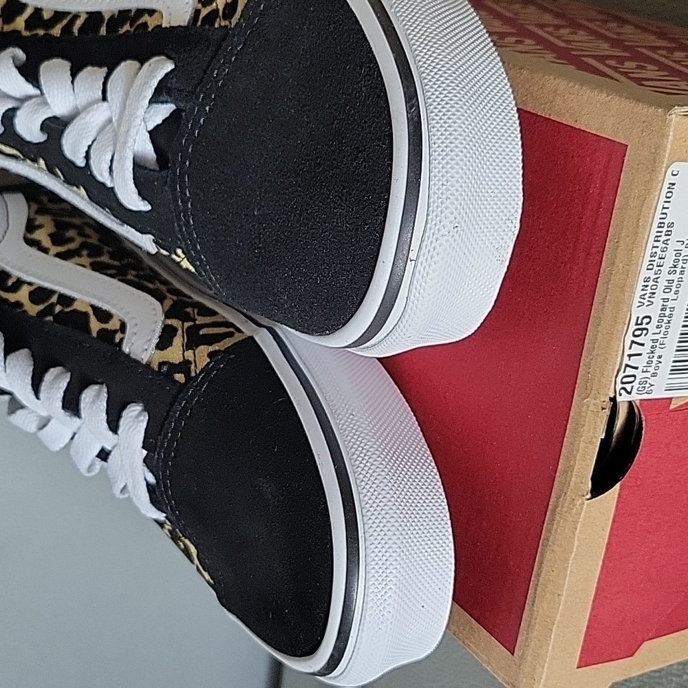VANS Big Kids Old Skool Flocked Leopard Sneaker Shoes Size 6Y New With B… - Picture 2 of 8